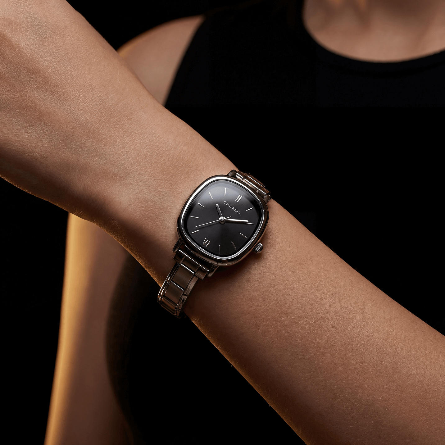 Capri – Hopeinen mustalla kellotaululla